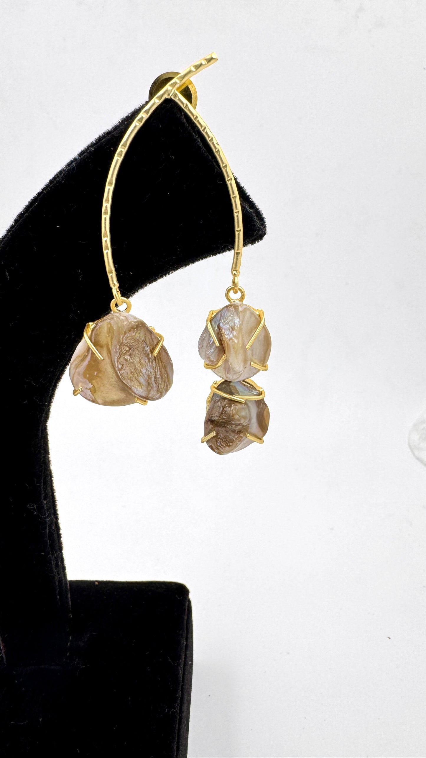 Lustrous Mother of Pearl Earrings 🤍✨