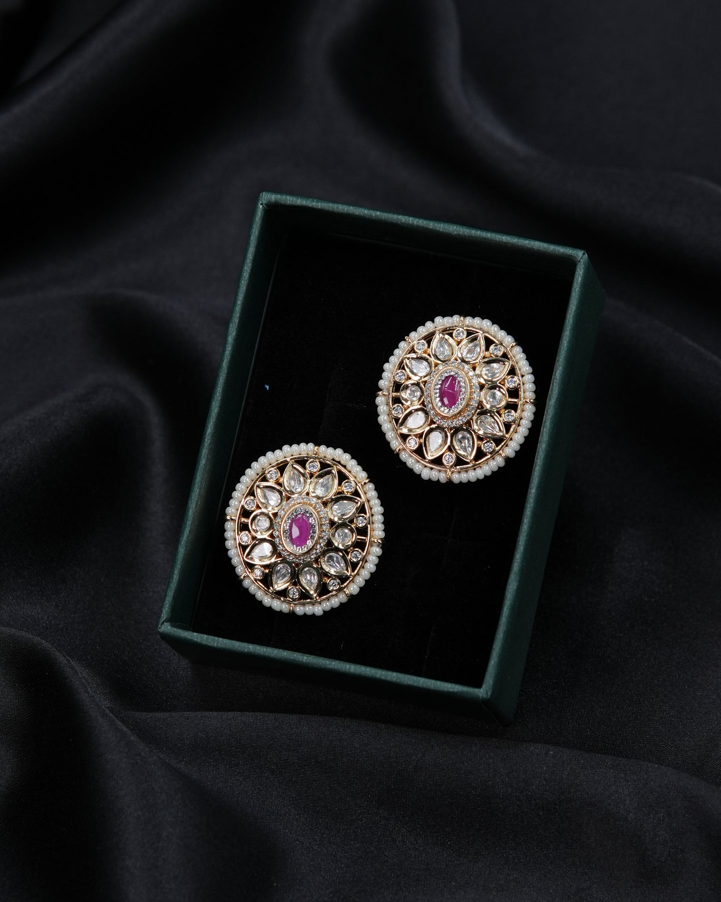 Kundan Stud Earrings – A Timeless Blend of Royalty & Grace ❤️✨