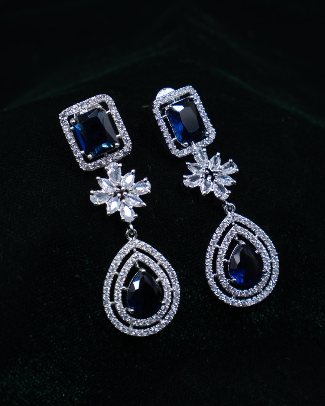 AD Necklace Set – Elegant Simplicity with a Statement Pendant