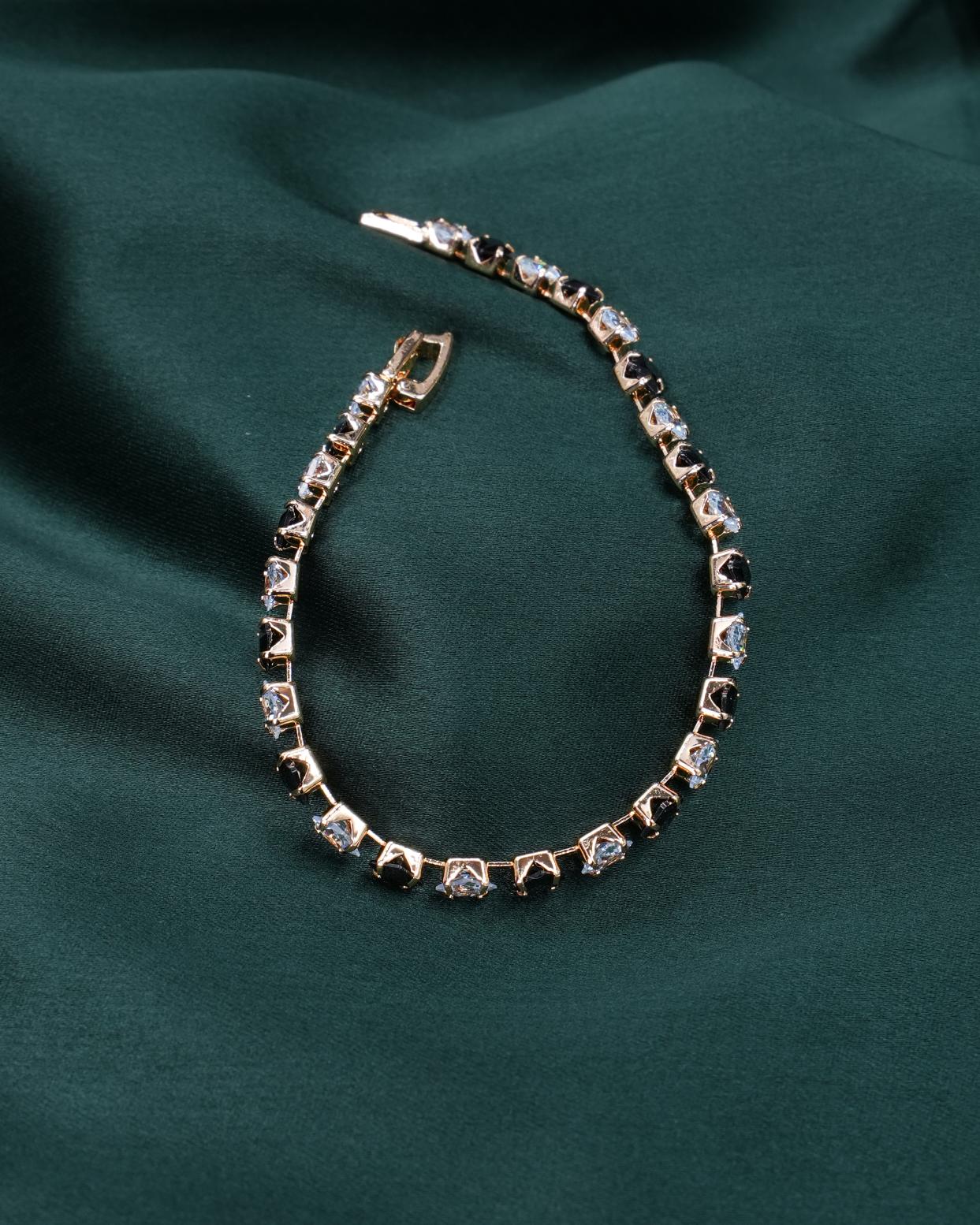 Black Stone & Diamond-Cut Stone Charm Bracelet β Elegant & Chic