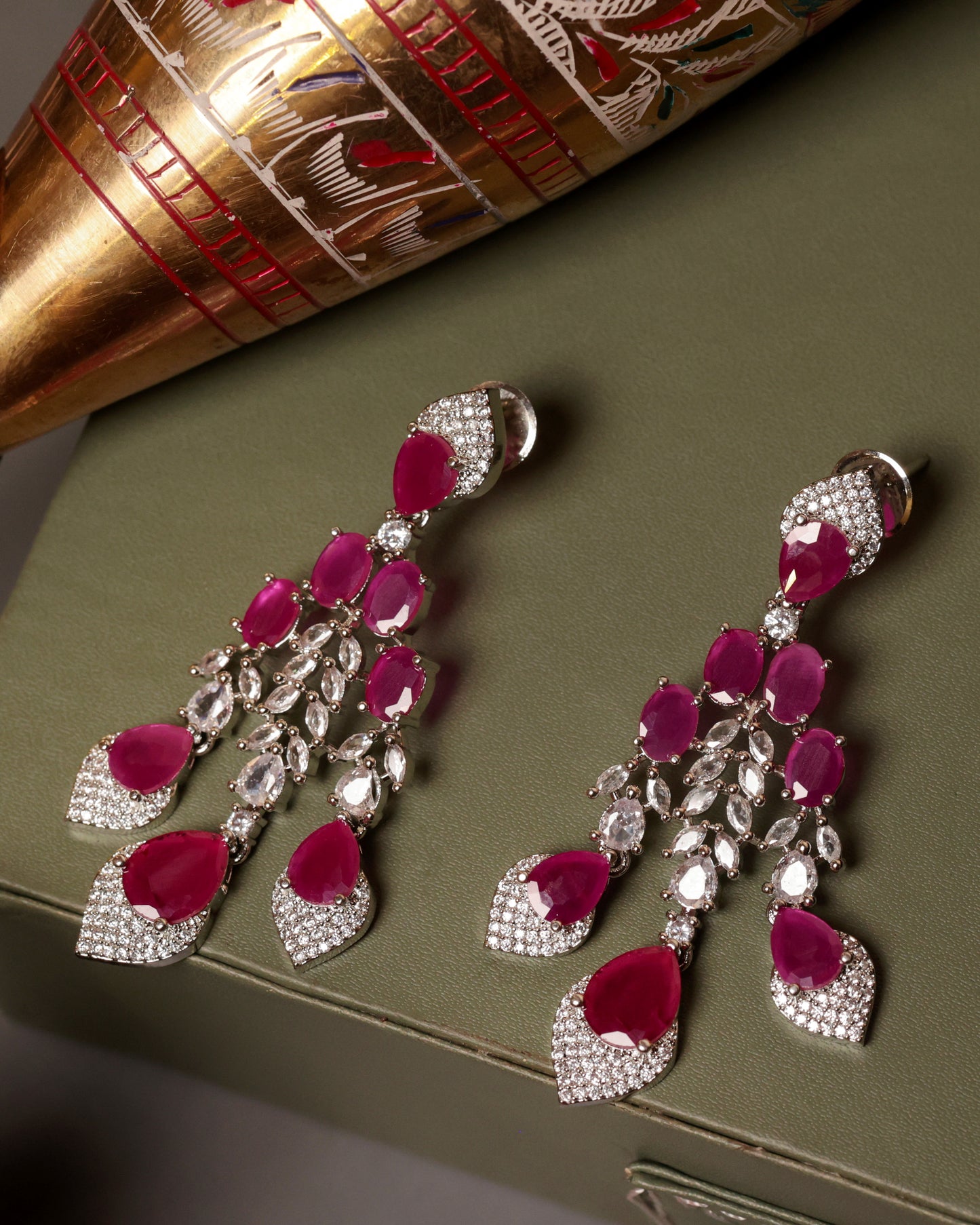 Dazzle in Elegance β The Ultimate Ruby & American Diamond Choker Set!