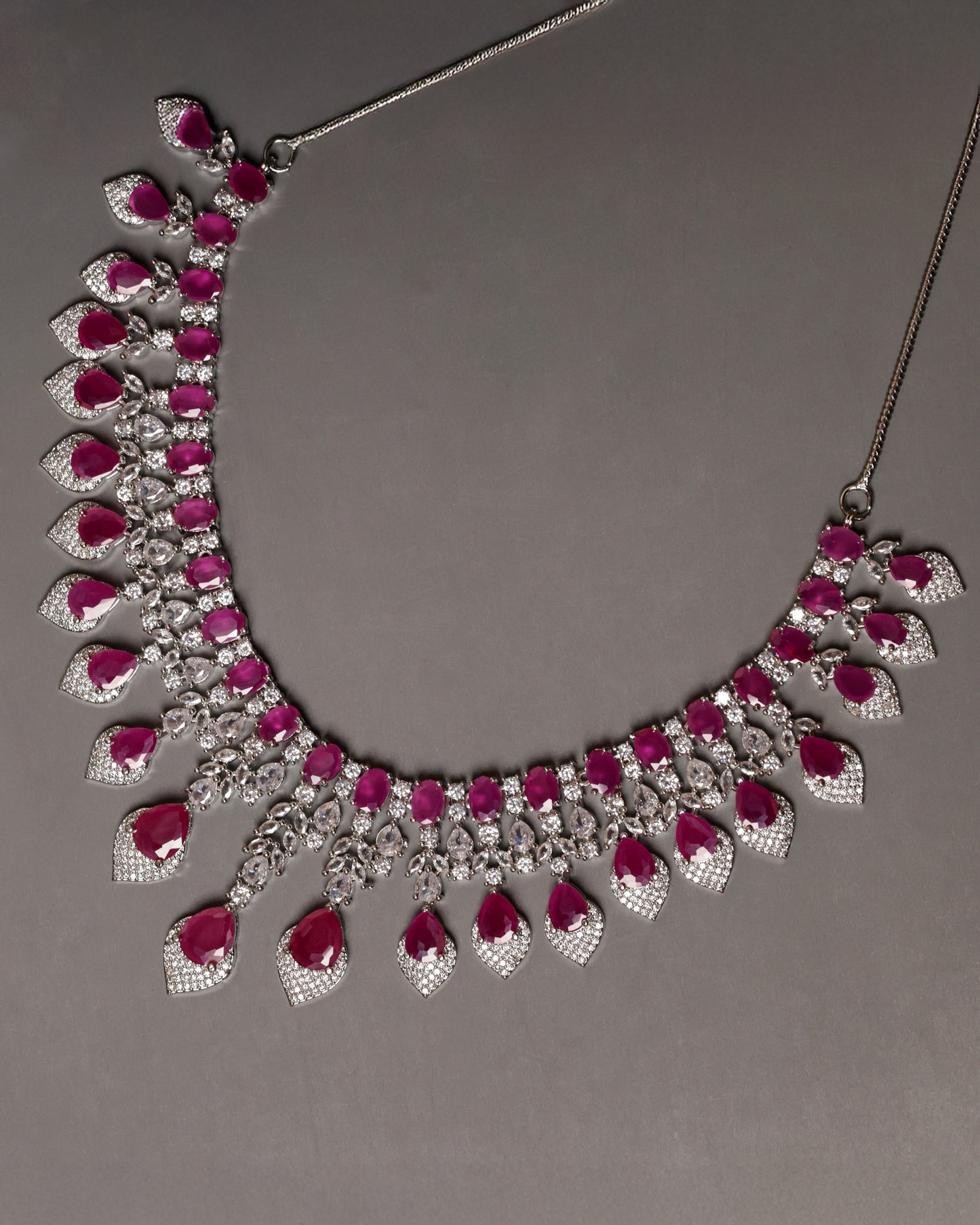 Dazzle in Elegance β The Ultimate Ruby & American Diamond Choker Set!