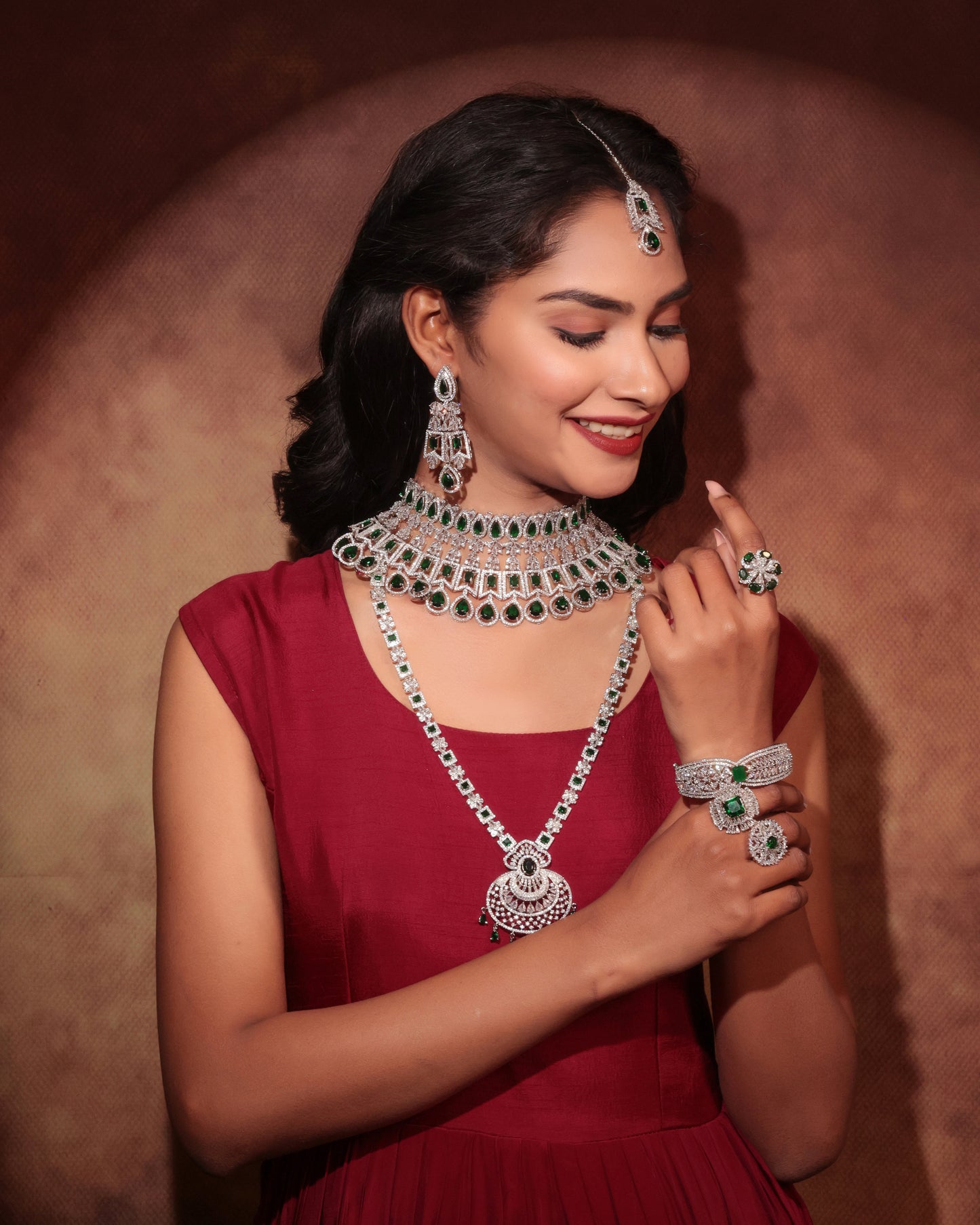 Regal Emerald Bridal Choker Set