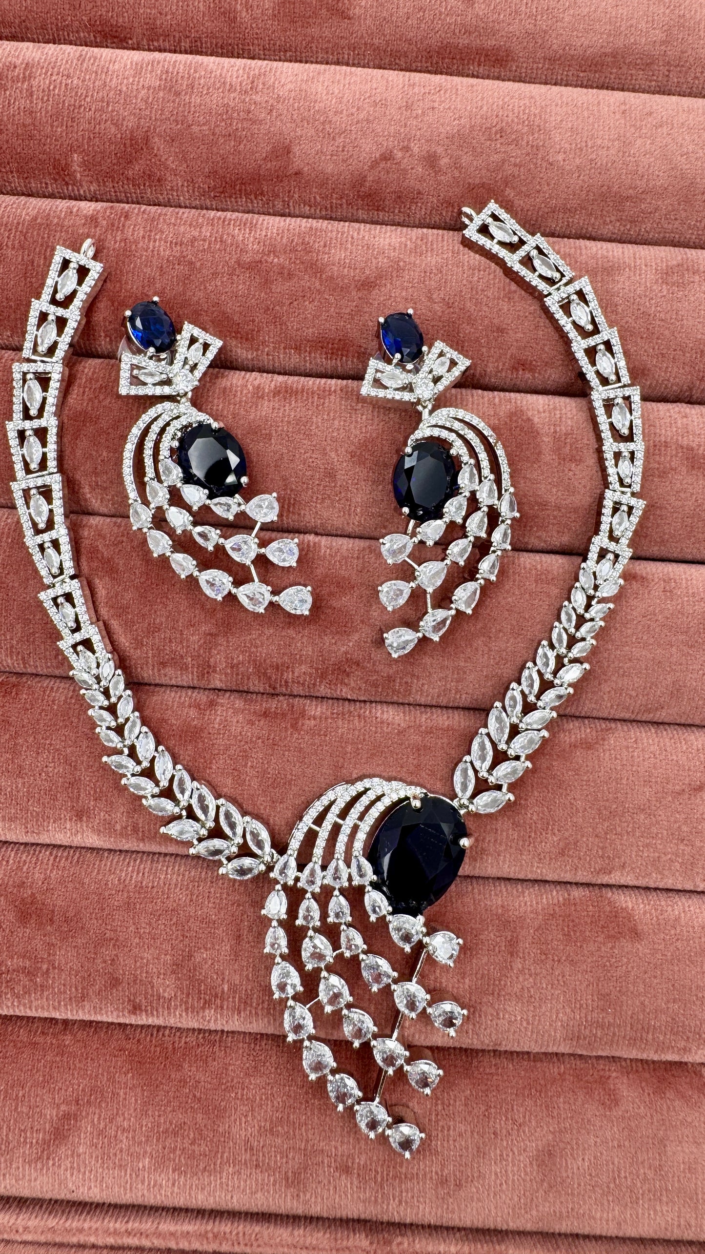 EleganT Necklace Set