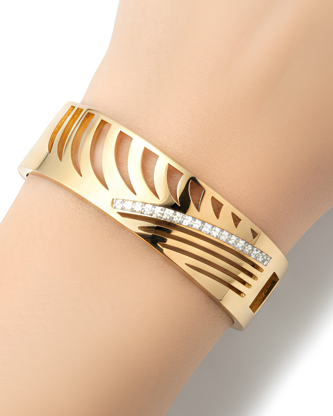 Cut-Outs Pattern Anti-Tarnish Bracelet