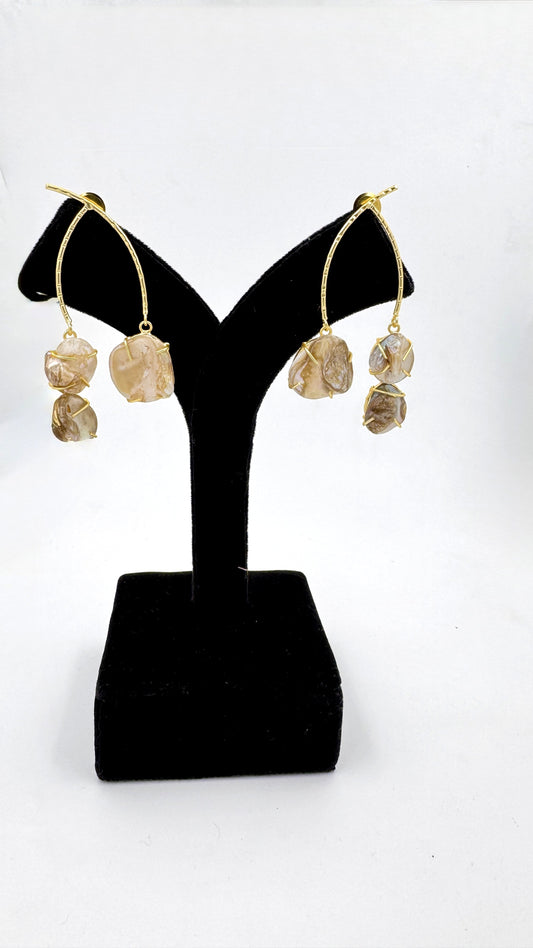 Lustrous Mother of Pearl Earrings 🤍✨