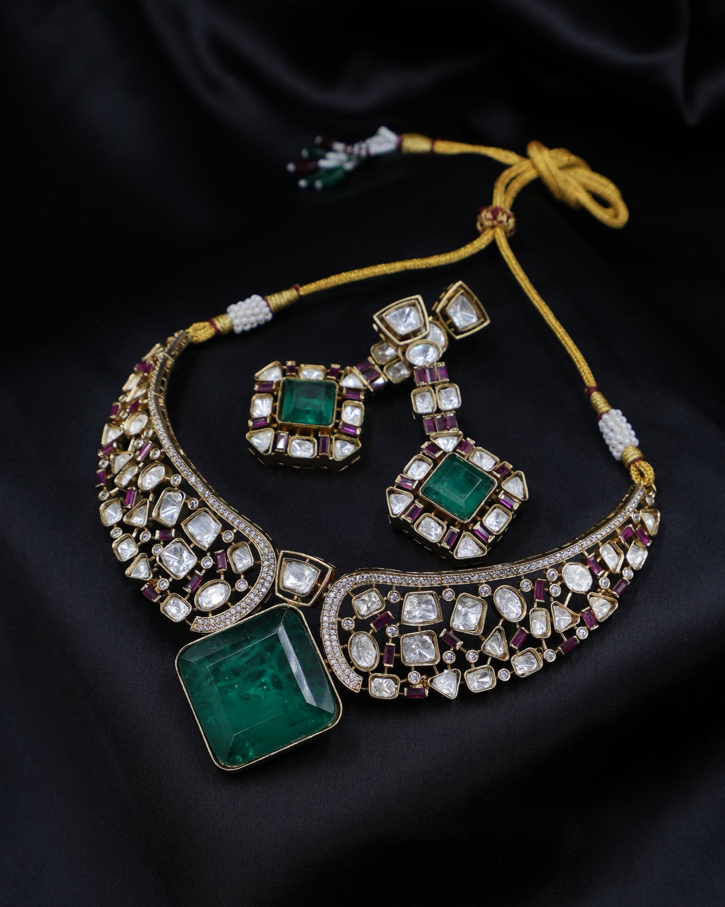 Tayani Kundan Necklace – A Regal Symphony of Elegance 💚✨