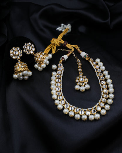 Kundan Necklace Set – A Timeless Ensemble of Royalty ✨💖