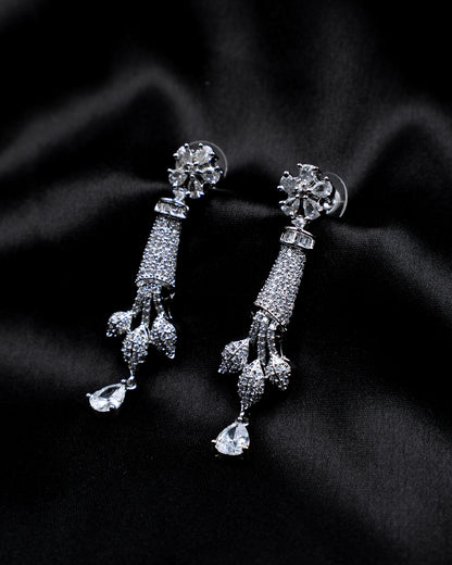 Hasli Necklace Set – A Graceful Blend of Nature & Elegance 🍃💎