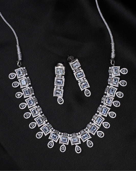 Elegant AD Necklace with Delicate Drops