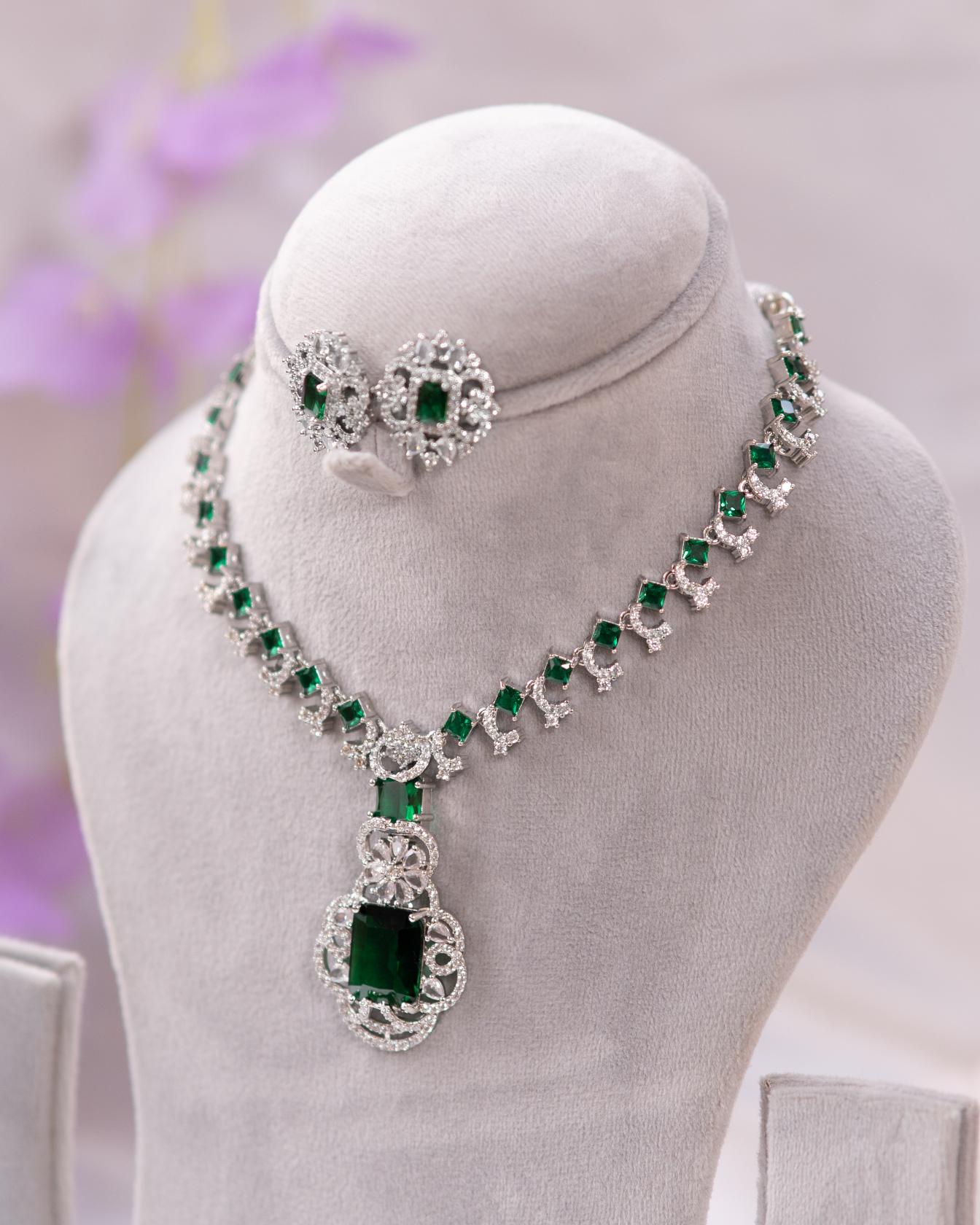 Exquisite Green Emerald AD Necklace – A Timeless Statement