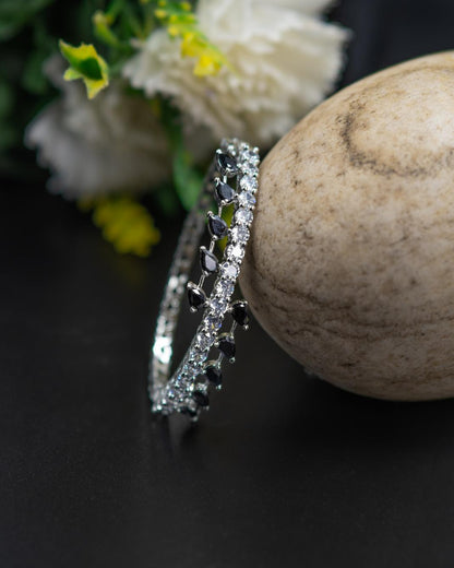 Elegant AD Bracelet with Leaf-Style Stone Design – Available in Black & Baby Pink