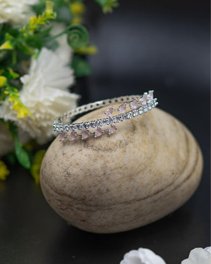 Elegant AD Bracelet with Leaf-Style Stone Design – Available in Black & Baby Pink