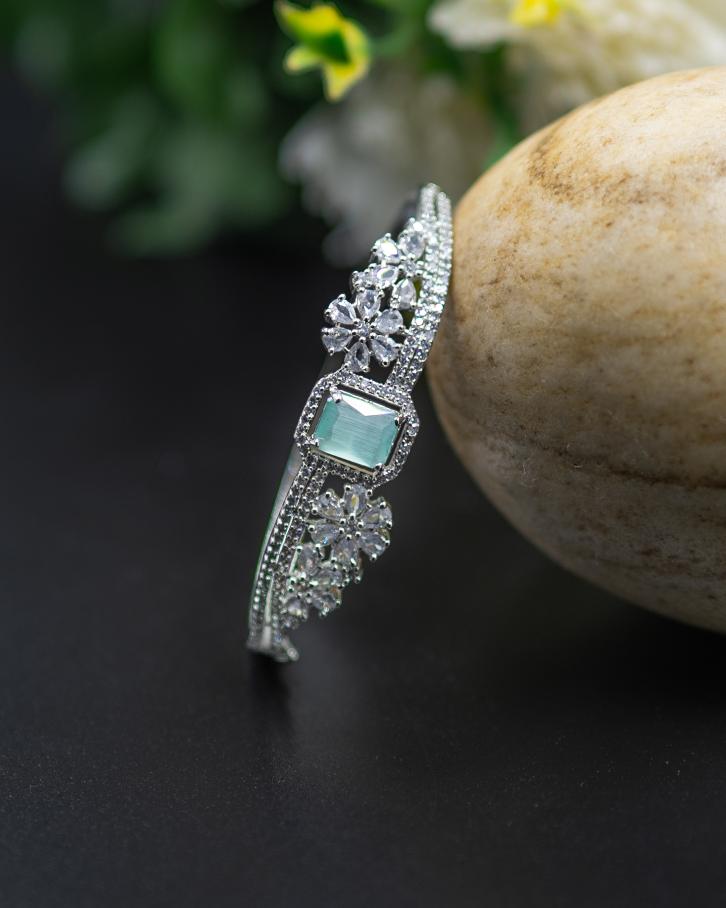 legant AD Bracelet with Aqua Green Stone