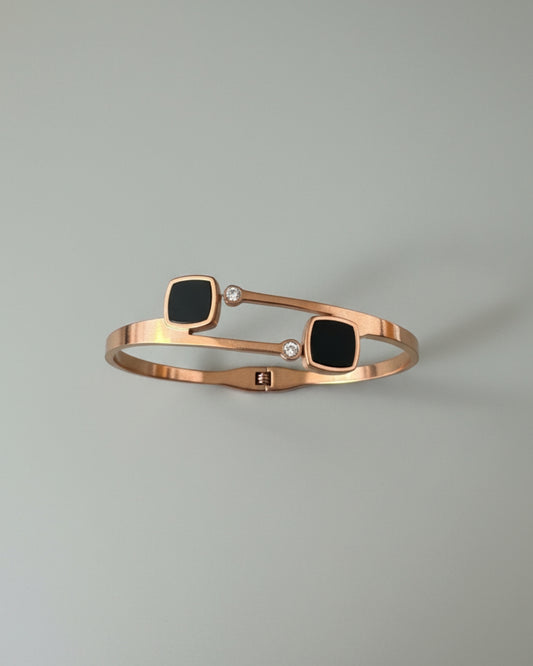 Black & Gold Anti-Tarnish Bracelet