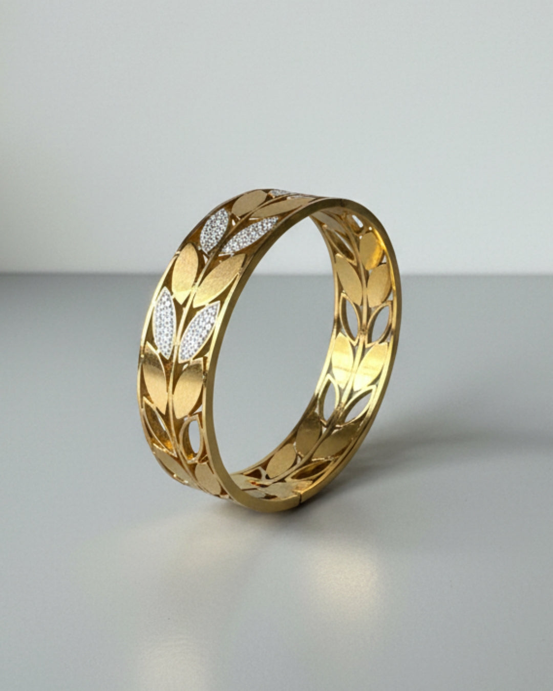 Leaf Pattern Anti-Tarnish Bracelet