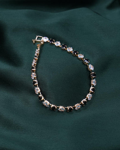 Black Stone & Diamond-Cut Stone Charm Bracelet – Elegant & Chic