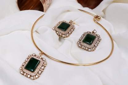 Embrace sophistication with this stunning Green Stone & Moissanite Choker Set, designed for those who love timeless elegance!