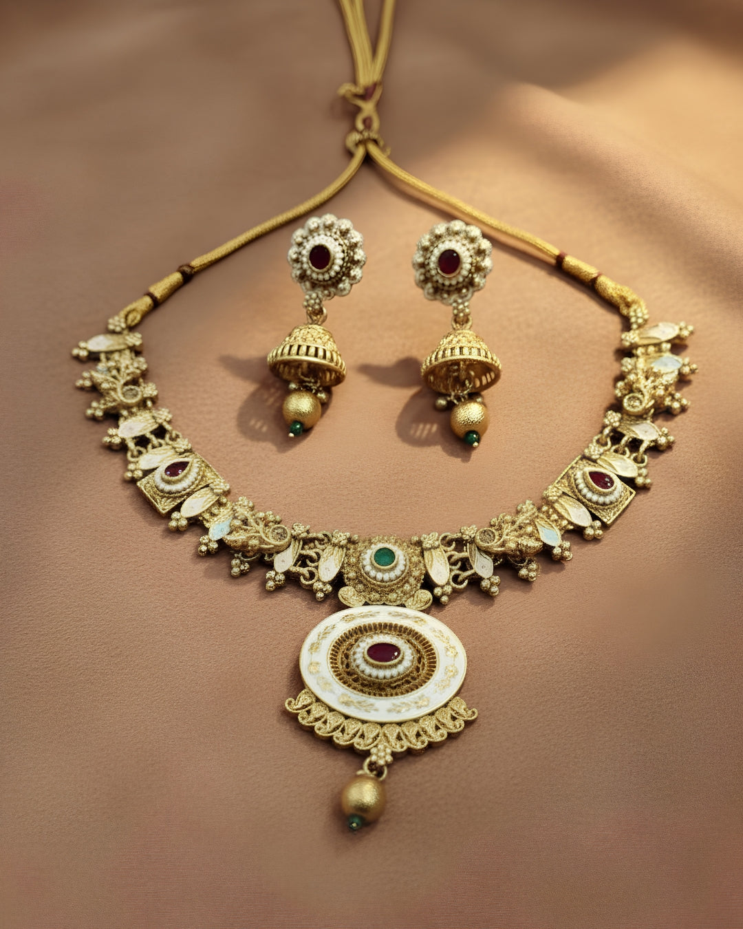 Antique Choker with white Beads