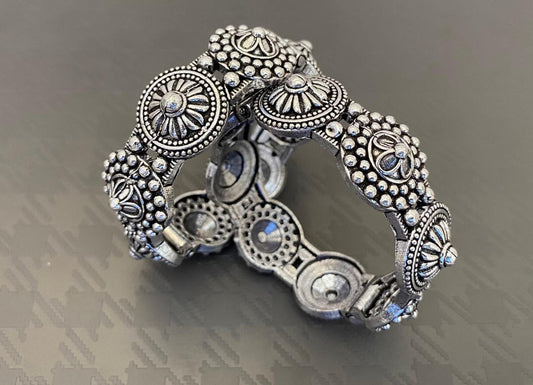 Classic Oxidized Kada – A Touch of Vintage Charm